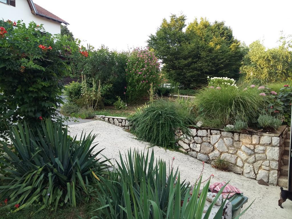 House Tudic Apartment Dreznik Grad Bilik gambar