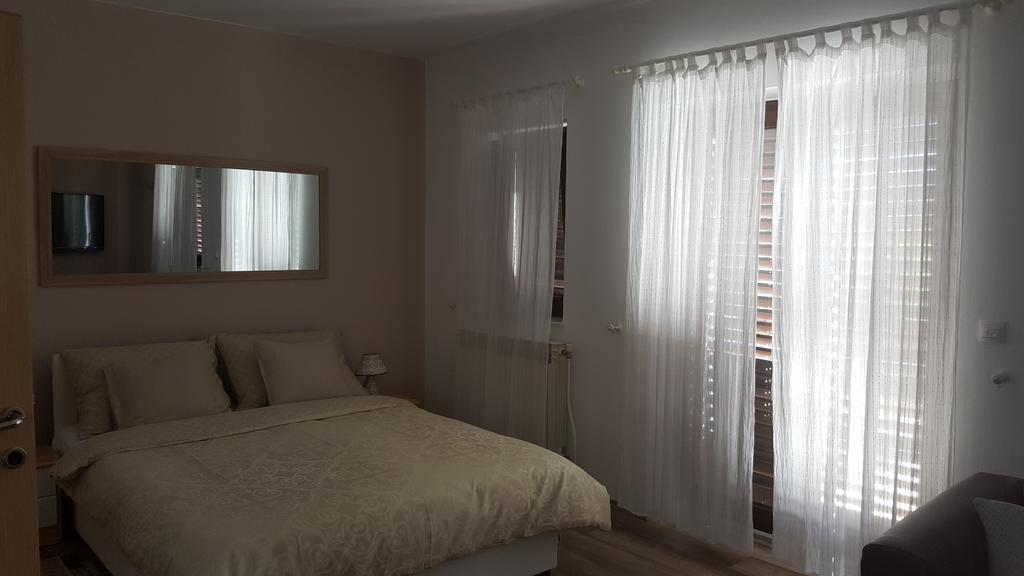 House Tudic Apartment Dreznik Grad Luaran gambar